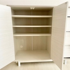 美品＊上品ホワイトの大容量キャビネット　幅90／引き出し付き
の画像