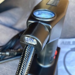 空気入れ　タイヤ　自動車　エアー　コンプレッサー　車　シガーソケット　の画像