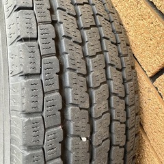 スタッドレスタイヤ195/80R15 2021年4本セットの画像