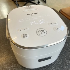 M2512-031 SHARP ジャー炊飯器 KS-CF05B-W ホワイト 3合炊き 2025年製 通電確認済み キズ汚れ有りの画像