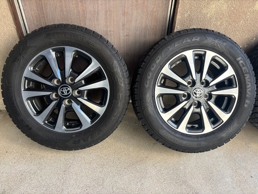 値下げしました。中古スタッドレスタイヤ＆アルミ4本セット　&トヨタ　エスクァイア純正アルミ