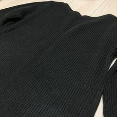 【COTORICA.】スリット入り ニットロングワンピース 黒の画像