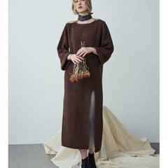 【COTORICA.】スリット入り ニットロングワンピース 黒の画像