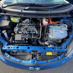 トヨタアクア 非常に清潔な車の画像