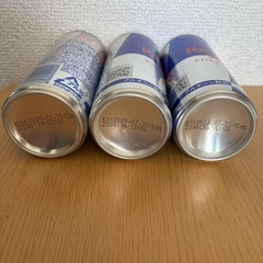 レッドブル　3本の画像