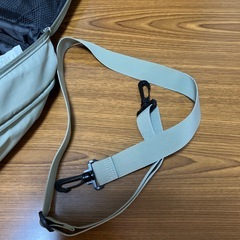 ワークマン　高撥水マザーズ圧縮ショルダーバッグ　カーキの画像