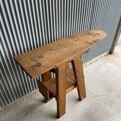 アンティーク調　サイドテーブルの画像