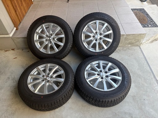 美品！プリウス　スタッドレス　195/65R15