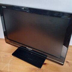 【B448】シャープ　液晶カラーテレビ　19インチ　2012年製　動作確認OK　リモコン有りの画像
