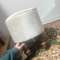 salut! 丸型ベルベットスツール（アイボリー）の画像
