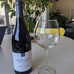 ワイングラス5脚 300円の画像