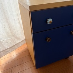 ブルー キャビネット 木製の画像