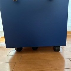 ブルー キャビネット 木製の画像