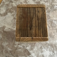 足場板で作ったディスプレイ台の画像