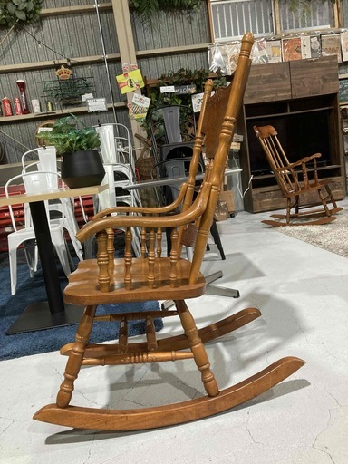 木製ロッキングチェア（中古） I4☆ロッキングチェア☆W54cm 木製 ウィンザー 彫刻デザイン リビング