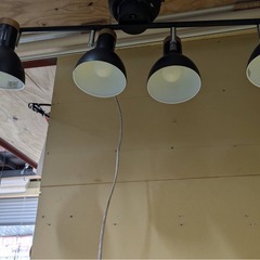 【中古】大阪引取歓迎　ニトリ　4灯ライト　照明器具　シーリングライト【KNLO011】の画像