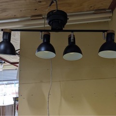 【中古】大阪引取歓迎　ニトリ　4灯ライト　照明器具　シーリングライト【KNLO011】の画像