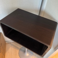 スタンド付きディスプレイラック／サイドテーブルの画像