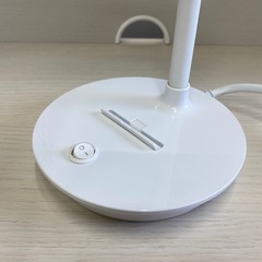 ☆ニトリ　LEDデスクライト　スマホ/タブレット：スタンド付きの画像