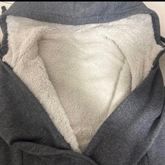 ユニクロ ボア パーカー Lの画像
