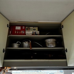 ブラウン 木製 上部キャビネット　吊り戸棚の画像