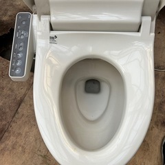 【値下げ】3台まとめて20000円INAXウォレット付きトイレの画像