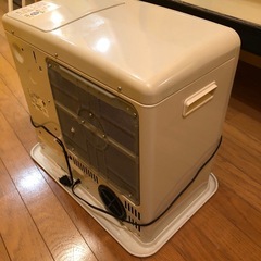 石油ファンヒーターの画像