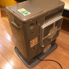 石油ファンヒーターの画像