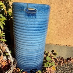 🌹陶器の傘立て　フラワースタンド　プランタースタンド
🌹 の画像