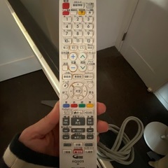 （引き取り先決まりました）SHARP白枠52インチテレビ【引き取り】の画像