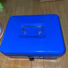 金庫　貯金箱の画像