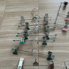 ハンガー、クッションの画像