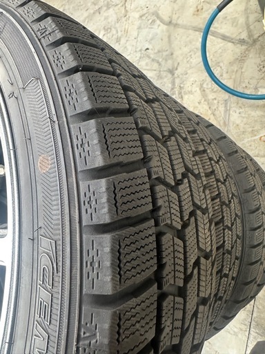 タイヤ　215/45/R17