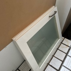 食器棚　2つに分解し済みの画像