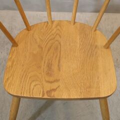 人気の無印良品(MUJI)のオーク無垢材を使用したダイニングチェアー2脚セットです！！北欧モダンスタイルなどナチュラルテイストにおススメの木製椅子は2人暮らしにもぴったりです♪の画像