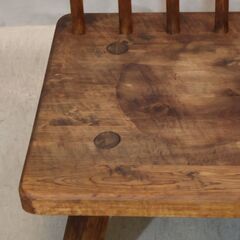 家具制作家の矢澤金太郎作、ゆったりチェアー/左肘です。日本伝統の木工技術『指物技法』をベースにした、素朴ながらも味わい深いデザインのアームチェア。リビングでのくつろぎのひと時を楽むのにピッタリです♪の画像