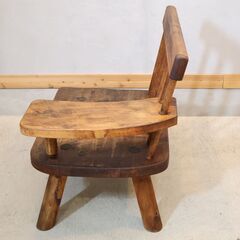 家具制作家の矢澤金太郎作、ゆったりチェアー/左肘です。日本伝統の木工技術『指物技法』をベースにした、素朴ながらも味わい深いデザインのアームチェア。リビングでのくつろぎのひと時を楽むのにピッタリです♪の画像