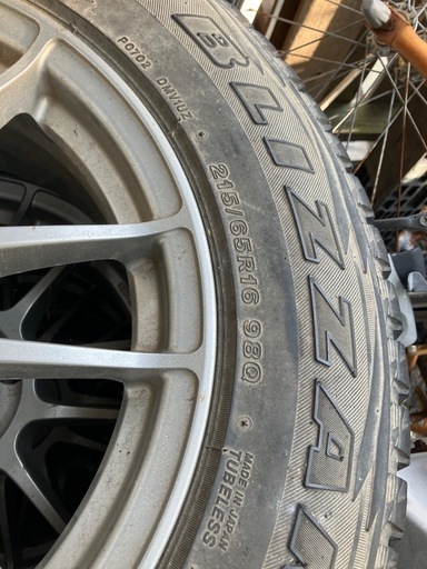 スタッドレス　タイヤ　ホイール　4本値下げしました