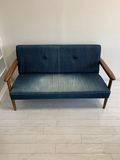 カリモク60 カイハラデニムコラボレア‼️ (ワニ) 日当山のソファ《2人