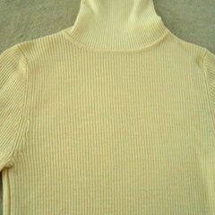 無印良品　ほぼ新品　ウール タートルネックセーター　オフホワイト　 Sサイズ。の画像