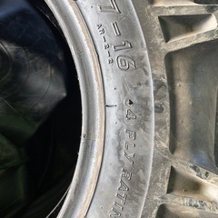 トラクターの中古タイヤの画像