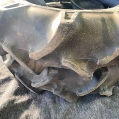 トラクターの中古タイヤの画像