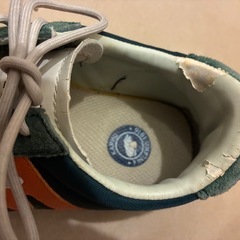 KARHU グリーン オレンジ スニーカーの画像