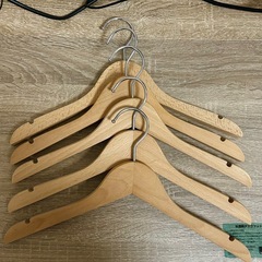 木製ハンガー５本の画像