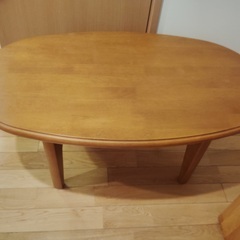 美品です楕円型ローテーブルの画像