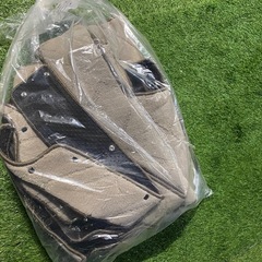 【決まりました】80系ノア・ハイブリッド車のフロアーマット一台分の画像