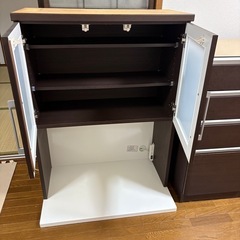 【お渡し先決定済】食器棚の画像