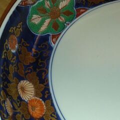有田焼の大きい皿の画像