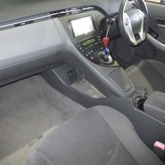 トヨタプルイスの画像