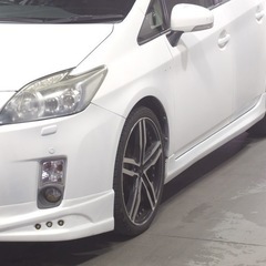 トヨタプルイスの画像